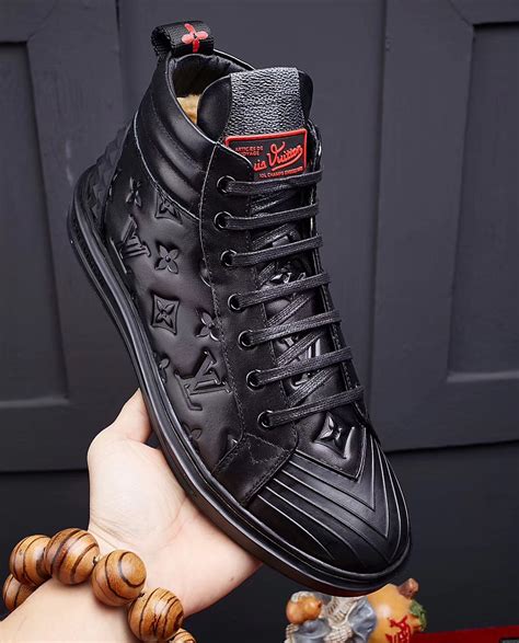 vestibilita scarpe louis vuitton uomo|Louis Vuitton sneakers.